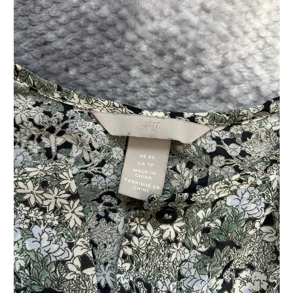H&M Floral Green Quarter Button Long Sleeve Lined Flowy Blouse Size XS - Picture 6 of 10